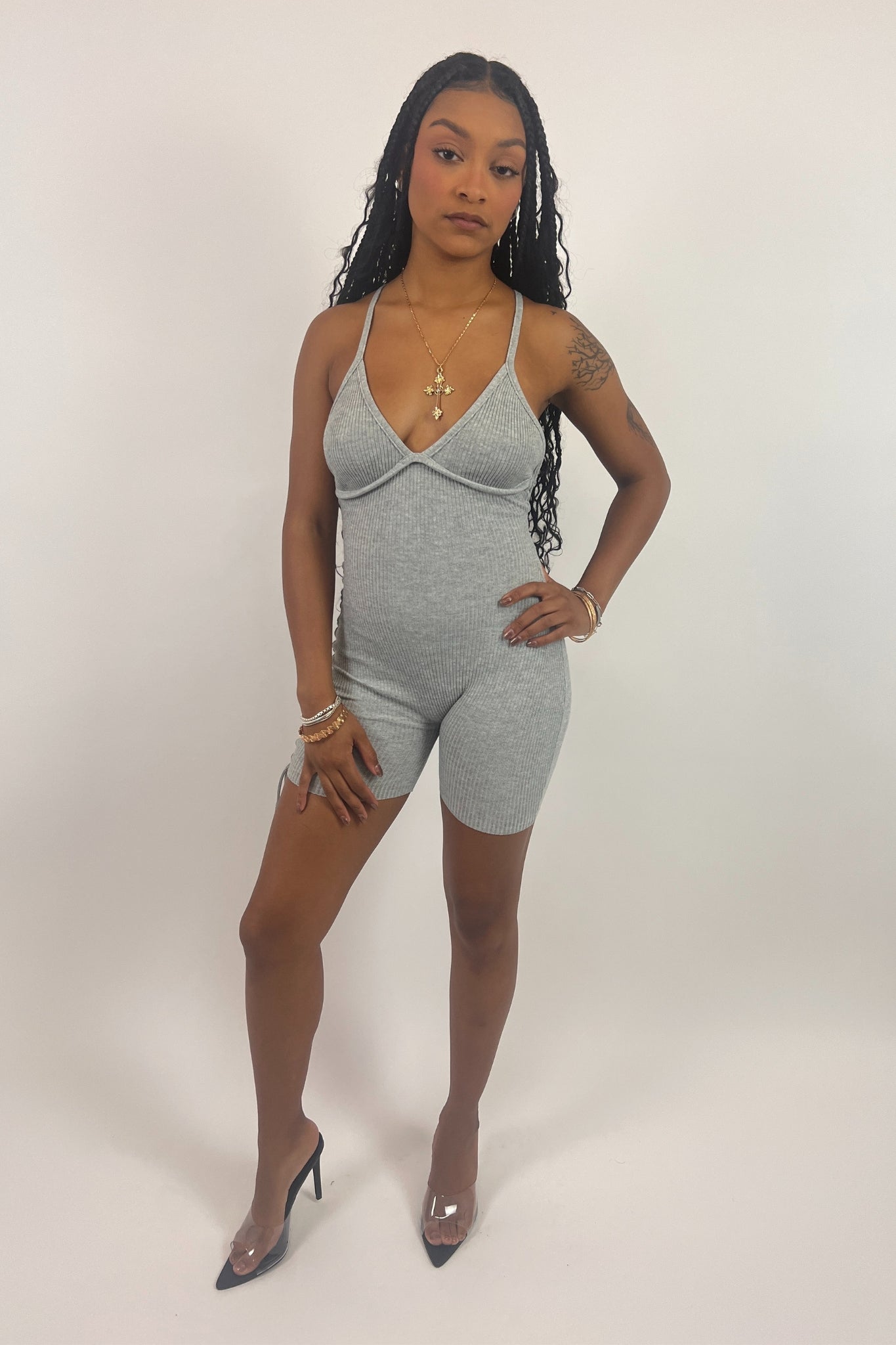 GRAY
