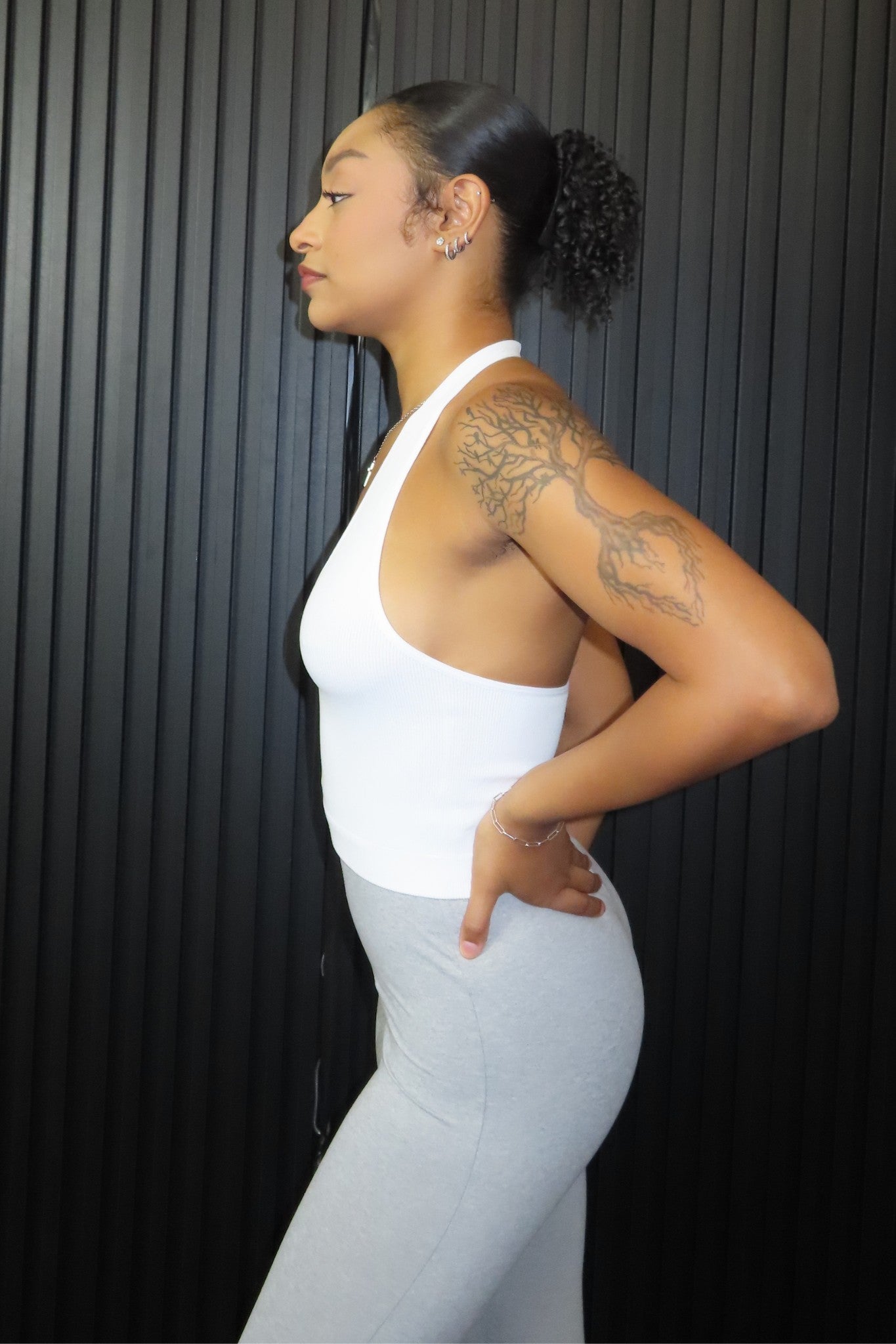 GRAY